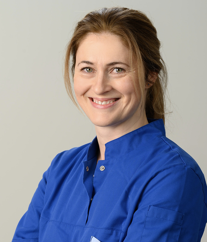Dr Kristina Adler 